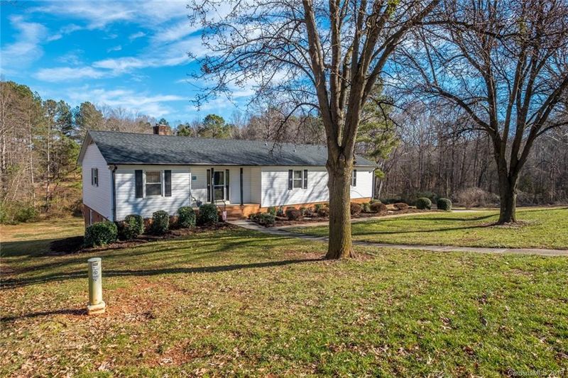 6667 Bob White Trl, Stanley, NC 28164