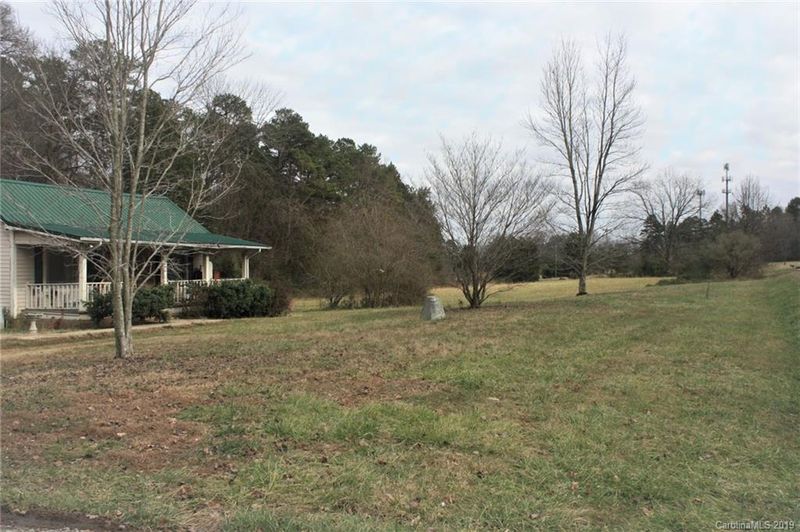 1322 Ridge Rd, Charlotte, NC 28262
