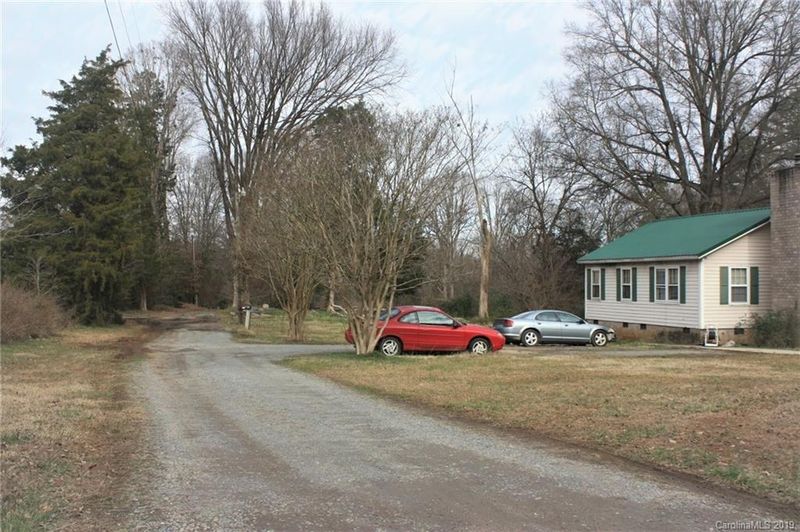 1322 Ridge Rd, Charlotte, NC 28262
