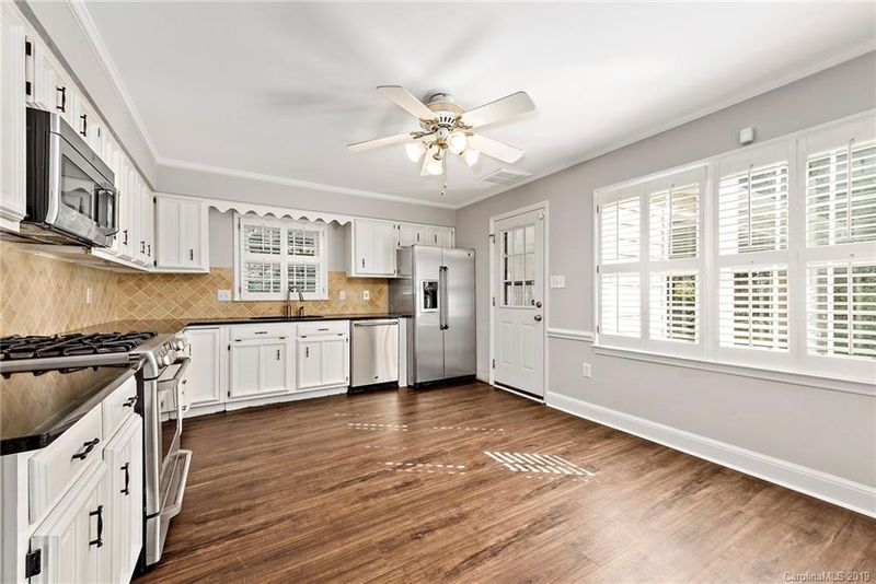 2226 Hamilton Mill Rd, Charlotte, NC 28270