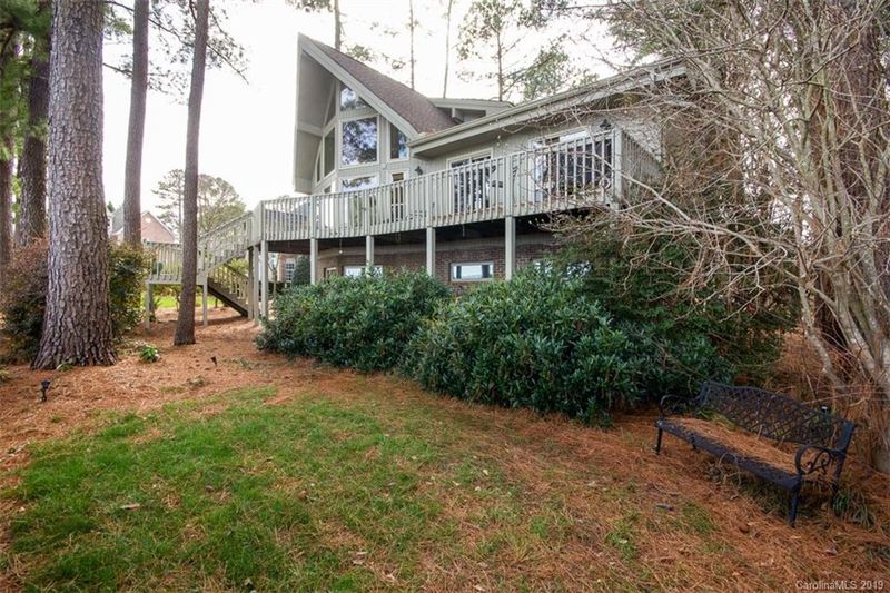 802 Lake Mist Dr, Stanley, NC 28164