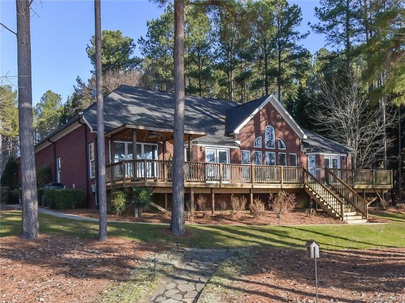 9235 Sherbourne Ln, Sherrills Ford, NC 28673