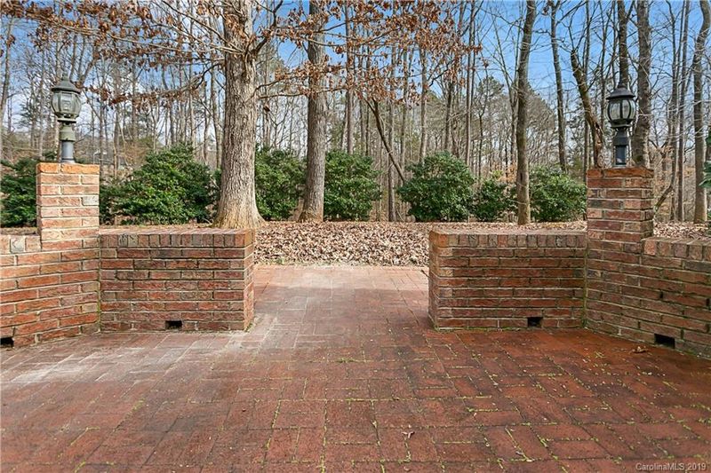 6303 Lowergate Dr, Waxhaw, NC 28173