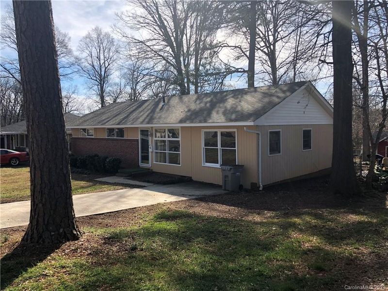 1237 Lynhurst Dr, Gastonia, NC 28052