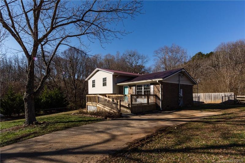 512 Paradise Cir, Belmont, NC 28012