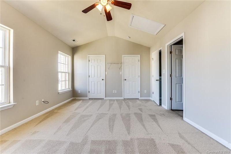 9832 Walkers Glen Dr, Concord, NC 28027