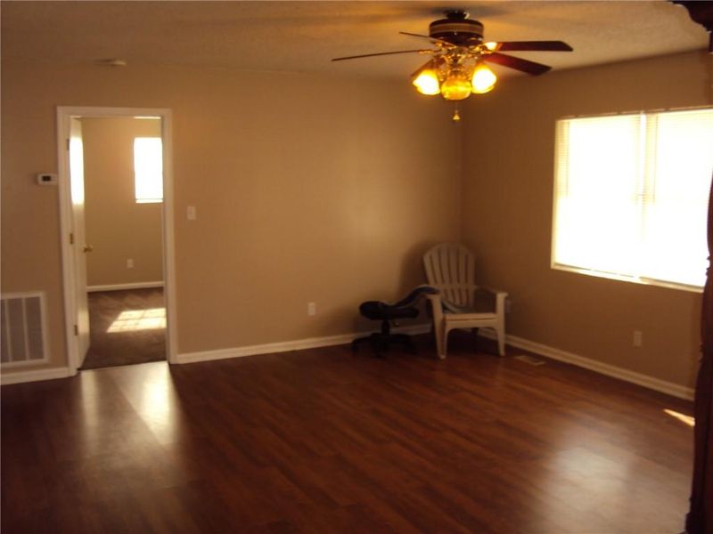 1926 Nash St, Newton, NC 28658