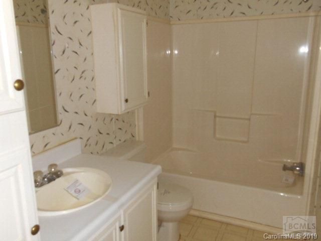 2767 Orchard St, Newton, NC 28658