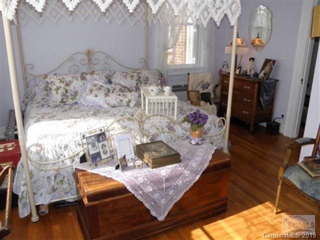131 W 6th St, Newton, NC 28652