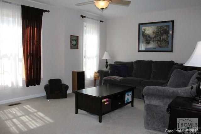 233 18th Ave Se, Hickory, NC 28602