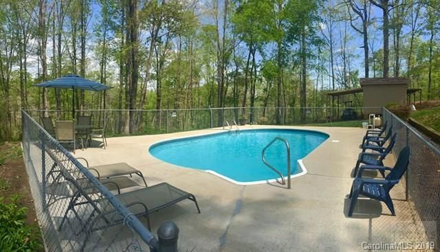 1670 Corral Dr, Hickory, NC 28602
