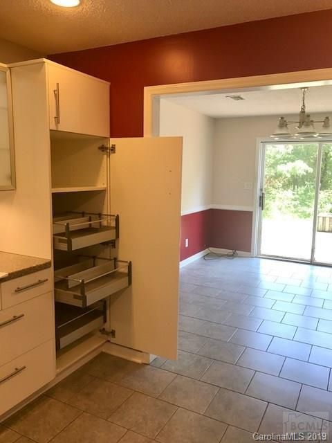 2540 Eagle Hill Dr, Conover, NC 28613