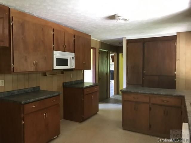 1491 Maple Dr, Morganton, NC 28655
