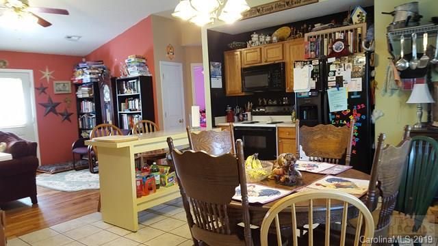 1945 Bonners Cir, Conover, NC 28613