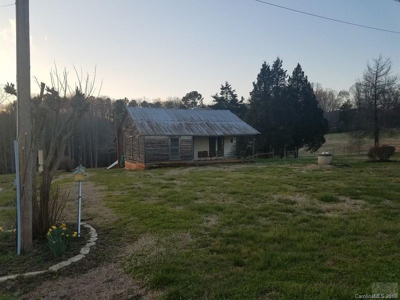 1175 Cline Yoder Rd, Hickory, NC 28602
