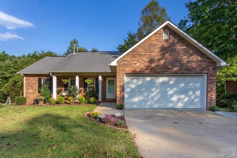 1675 6th St Se, Hickory, NC 28602