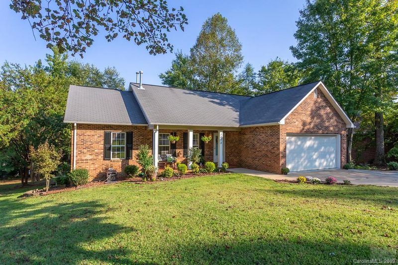 1675 6th St Se, Hickory, NC 28602