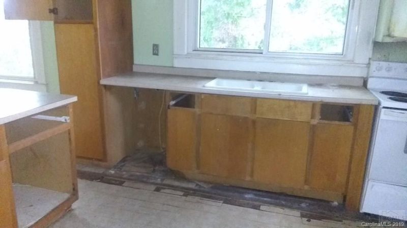 234 31st St Sw, Hickory, NC 28602