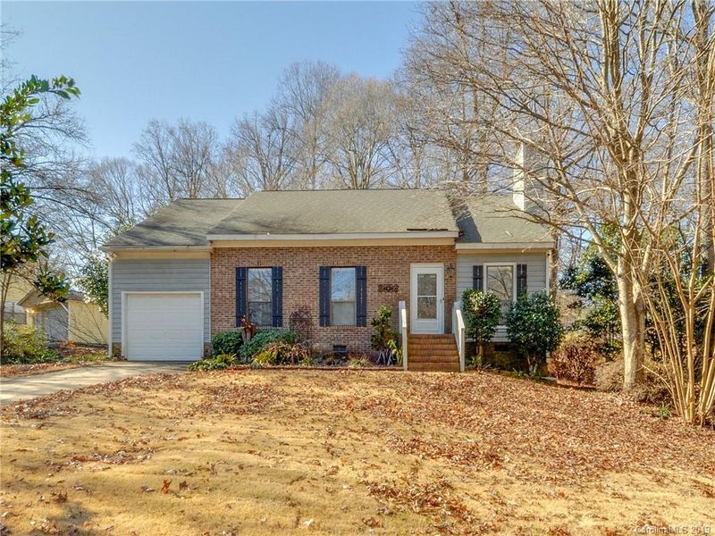 2112 Mary Ann Dr, Charlotte, NC 28214