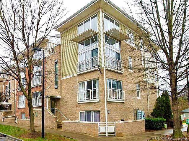 608 Raphael Pl, Charlotte, NC 28205
