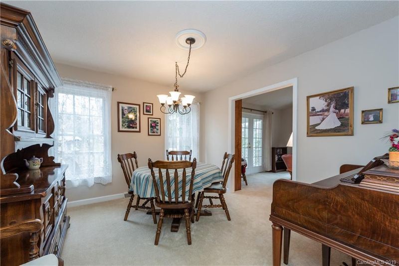 334 Kingsley Dr, Charlotte, NC 28270