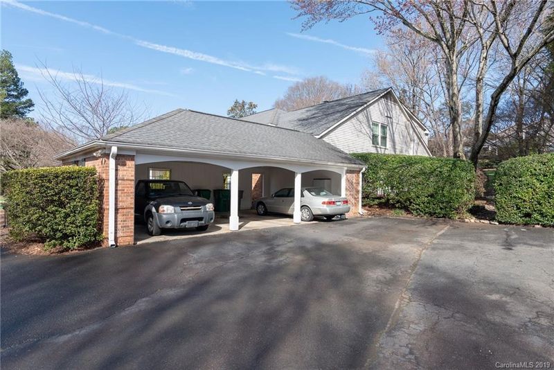 7042 Quail Hill Rd, Charlotte, NC 28210