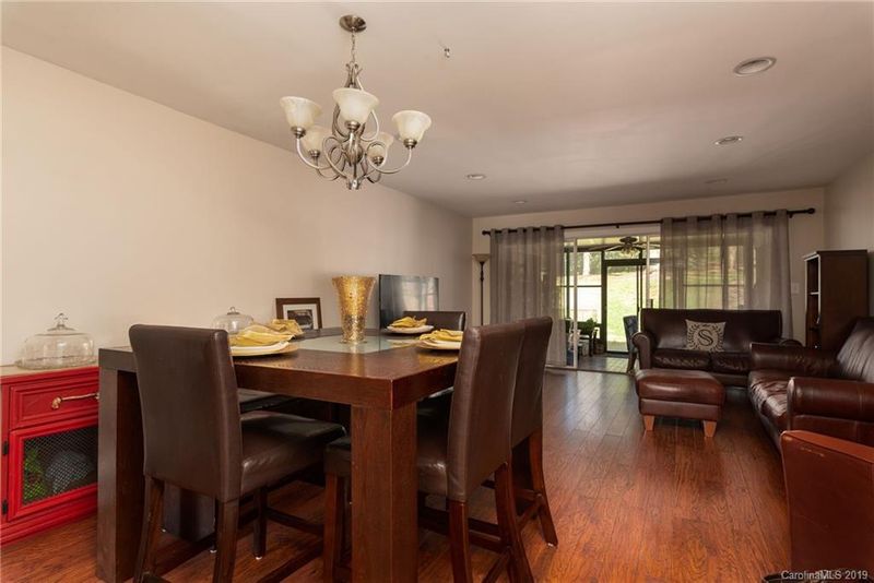 7042 Quail Hill Rd, Charlotte, NC 28210