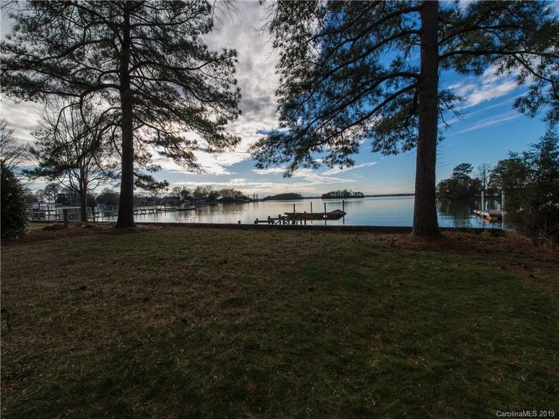 20621 Island Forest Dr, Cornelius, NC 28031
