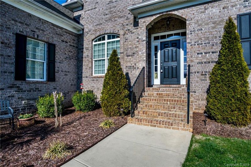 420 Crowders Bluff Ct, Clover, SC 29710