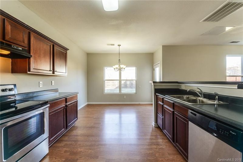 504 Goodloe Dr, Charlotte, NC 28262