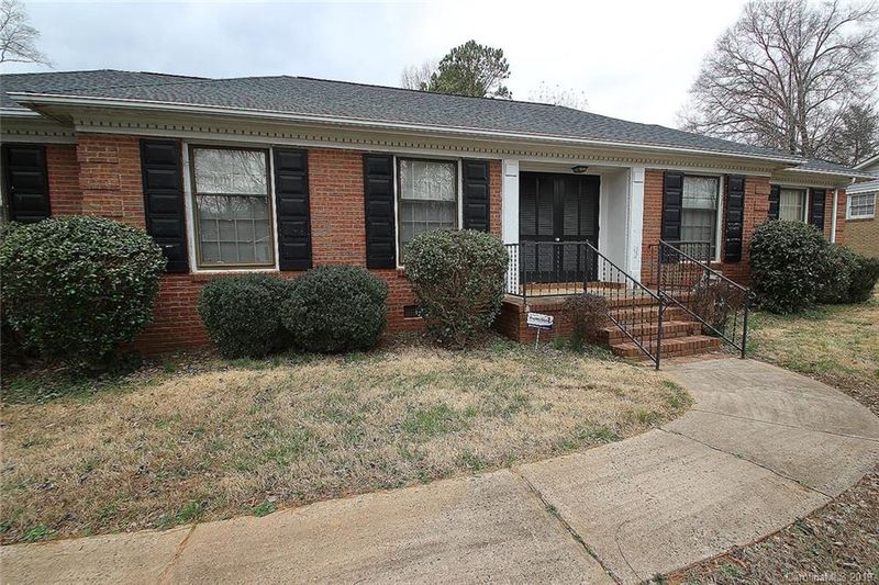 6010 Idlebrook Dr, Charlotte, NC 28212