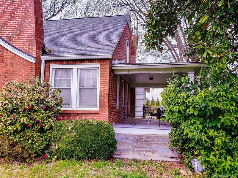 3035 16th St, Hickory, NC 28601