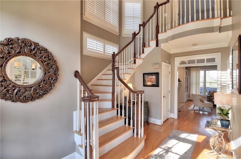 19701 River Falls Dr, Davidson, NC 28036