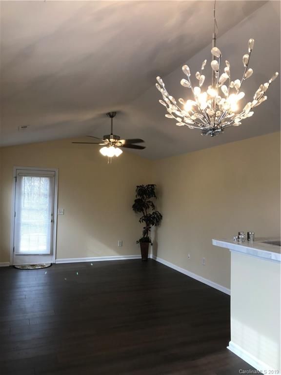 5531 Windy Valley Dr, Charlotte, NC 28208