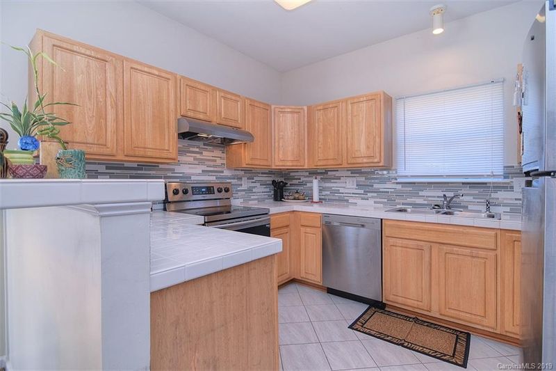 5228 Javitz Rd, Charlotte, NC 28216