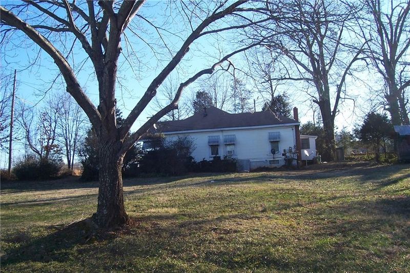 785 Boundary St, Newton, NC 28658