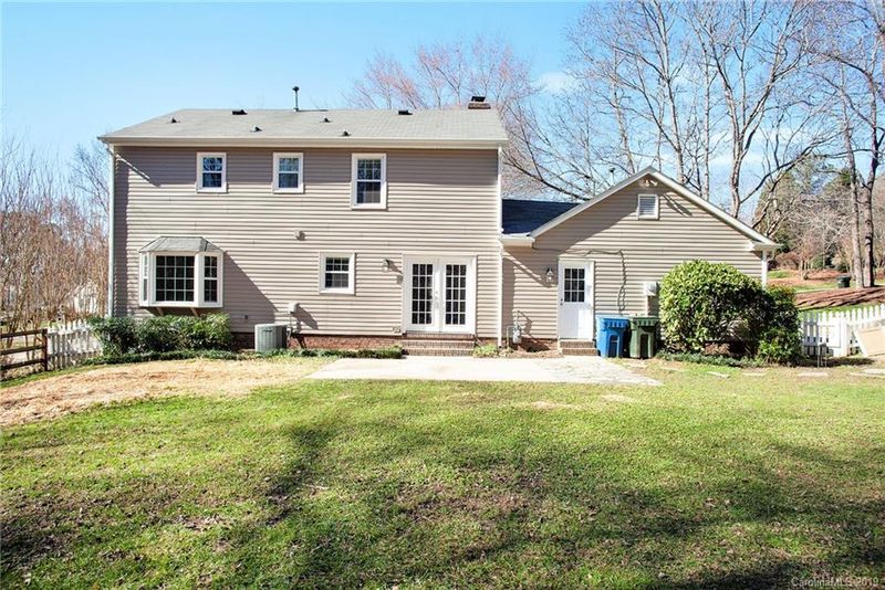 1009 Somersby Ln, Matthews, NC 28105