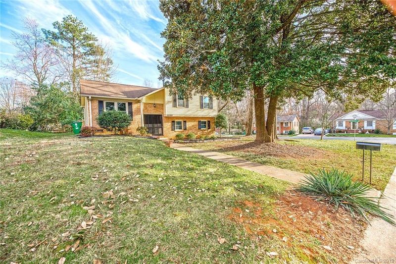 6800 Random Pl, Charlotte, NC 28215