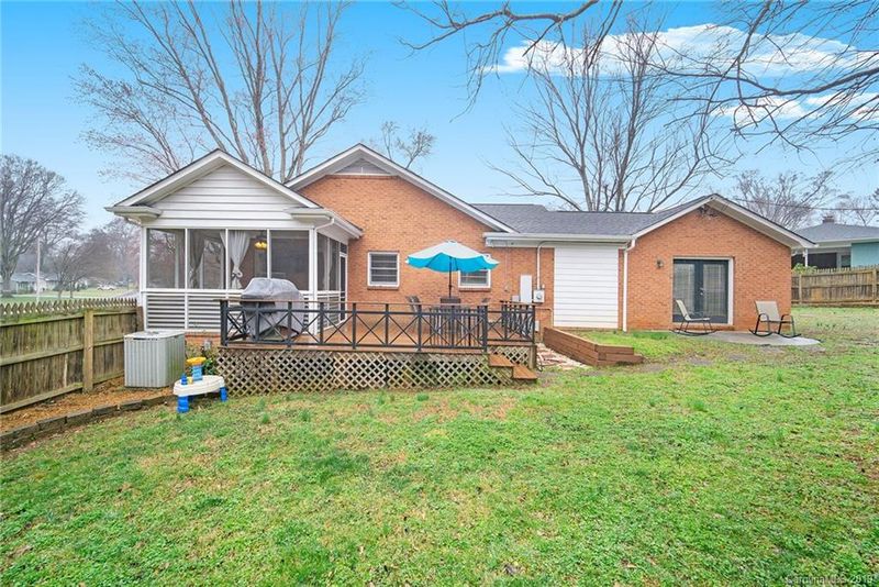 1101 Montford Dr, Charlotte, NC 28209