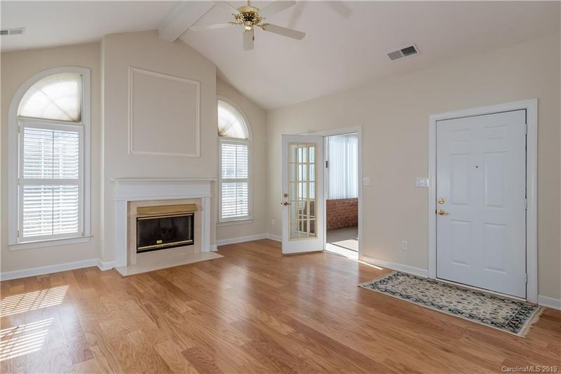 10909 Willow Crossing Dr, Charlotte, NC 28210