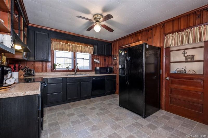 2409 Sedgefield Dr, Gastonia, NC 28052