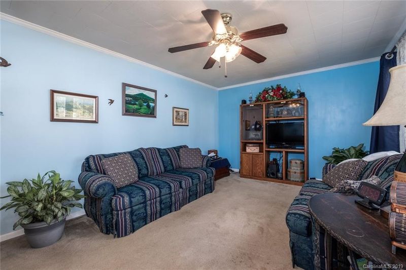 2409 Sedgefield Dr, Gastonia, NC 28052