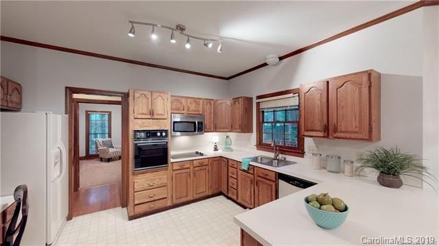 9917 Warwickshire Ln, Charlotte, NC 28270