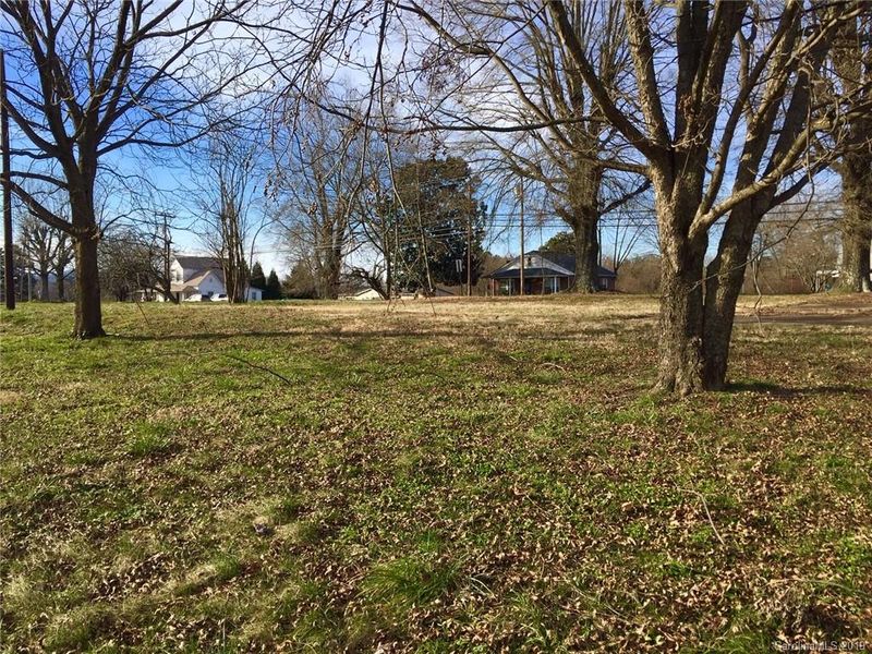 1135 33rd St SW, Hickory, NC 28602