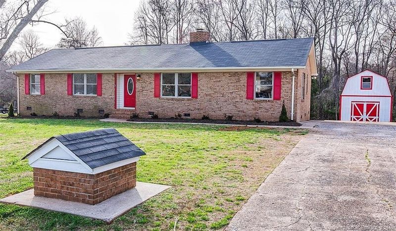 10201 Windrift Rd, Charlotte, NC 28215