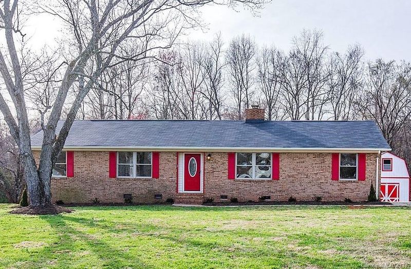 10201 Windrift Rd, Charlotte, NC 28215
