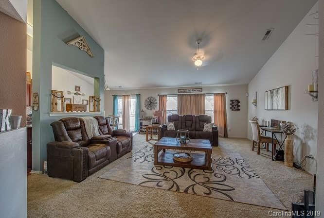 1041 Silverberry St, Gastonia, NC 28054