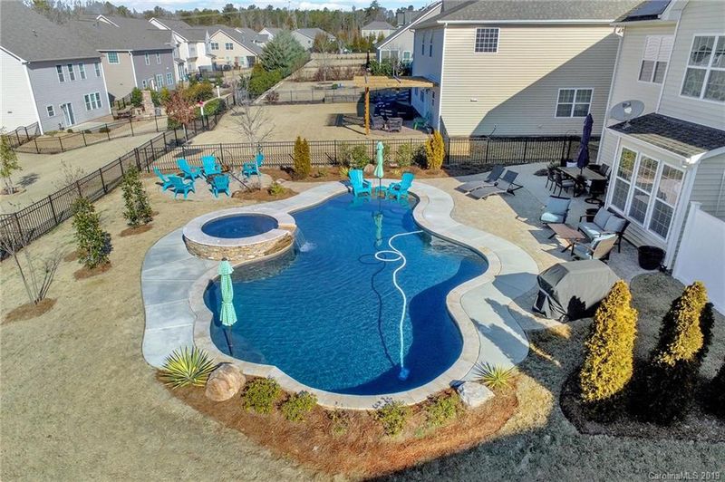 548 Rosemary Ln, Tega Cay, SC 29708
