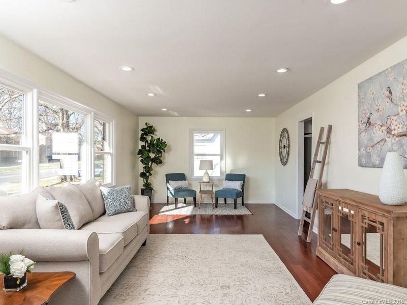 4801 Carriage Drive Cir, Charlotte, NC 28205