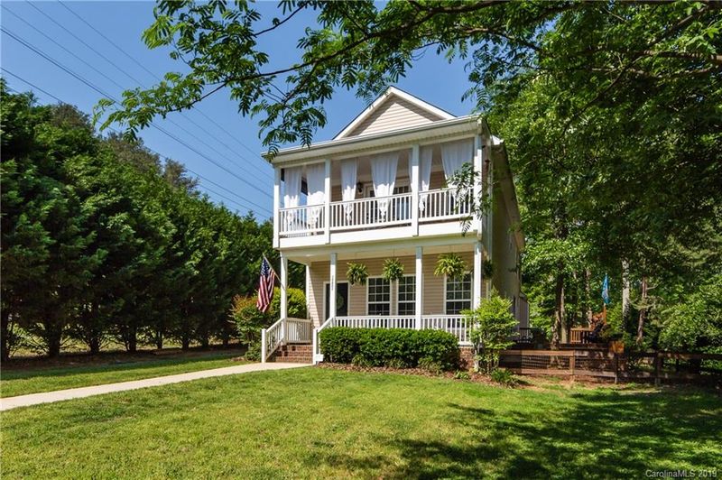15801 Pineknoll Ln, Huntersville, NC 28078